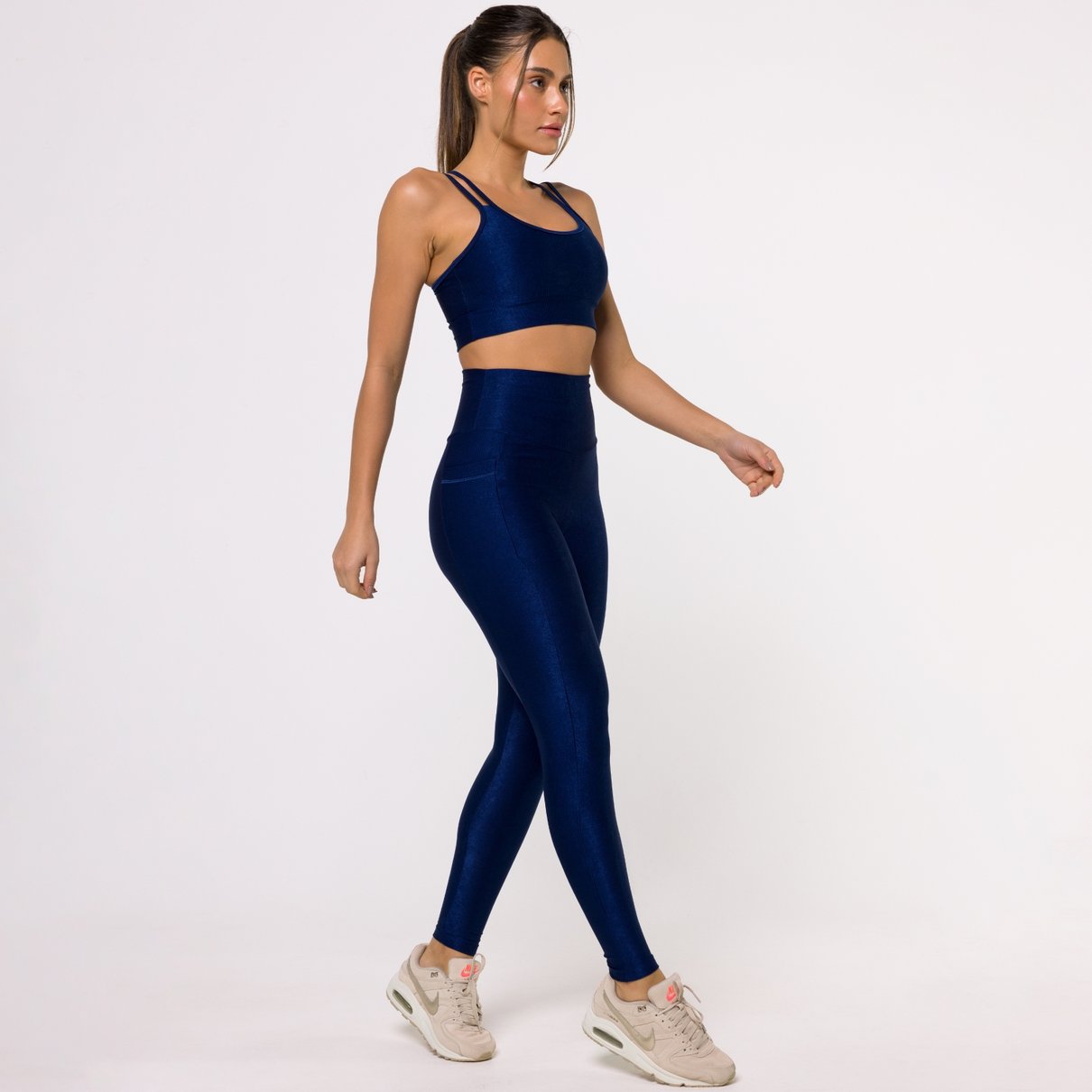 03 calca legging canelada com bolsos laterais azul marinho