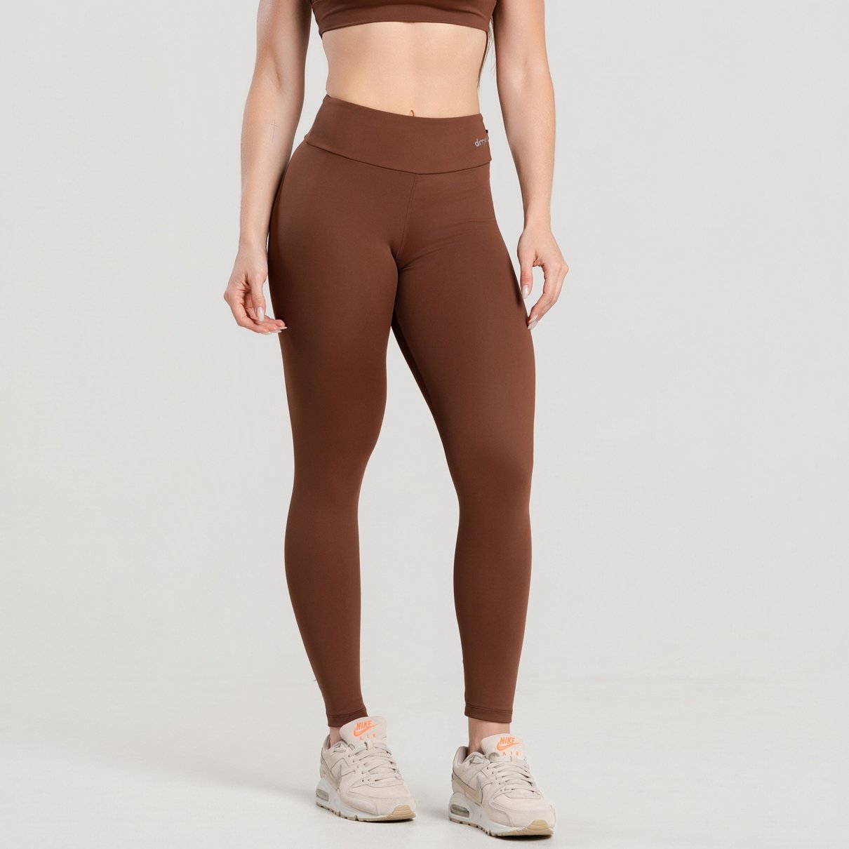 02 calca legging poliamida basica marrom
