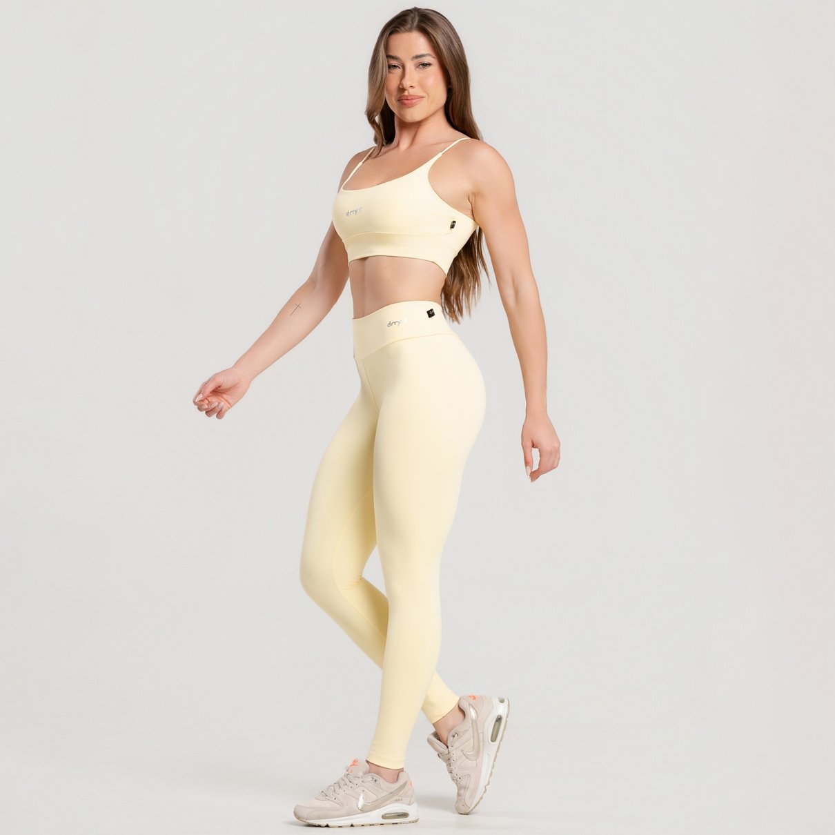 04 calca legging poliamida basica vanilla