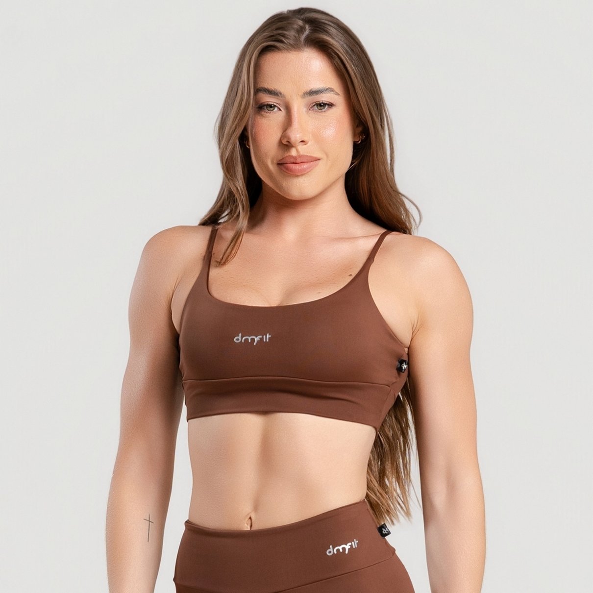 01 top fitness poliamida basico marrom