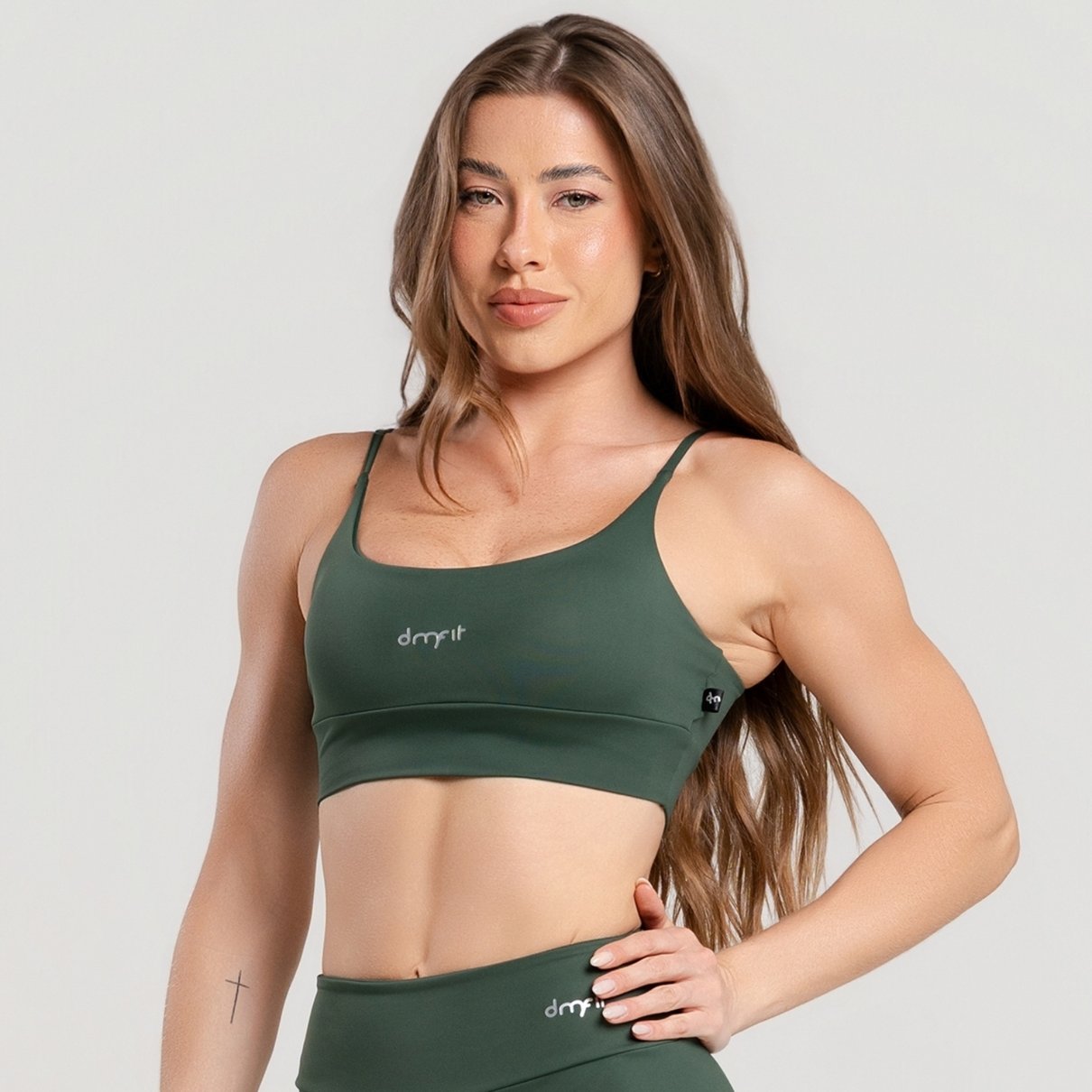 02 top fitness poliamida basico verde